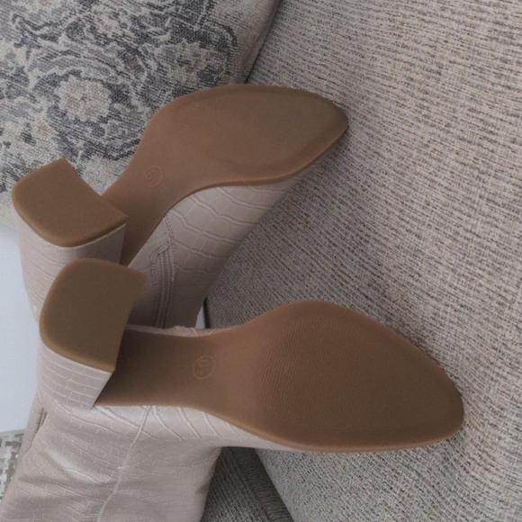 A new day eve snake skin boots - Picture 3 of 6